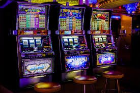 Live casino dealer table available on ph111 for Philippines players